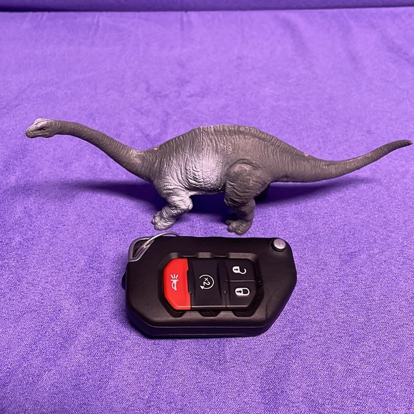 Set of 10 plastic dinosaurs. EUC. See individual pics for size reference. - Picture 9 of 9